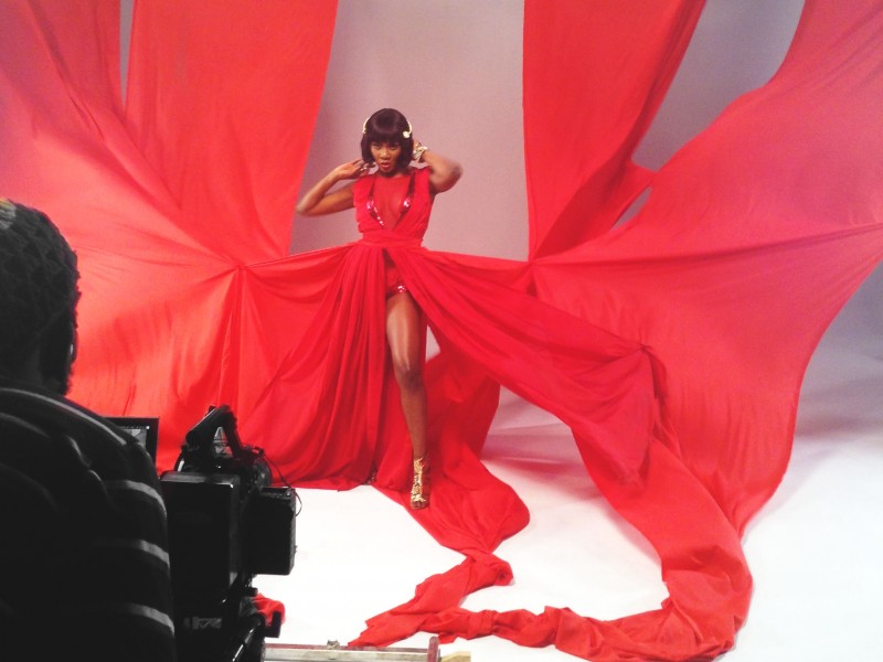 Toni Tones Looks Ravishing in Red in Elegante by Tiannahstyling